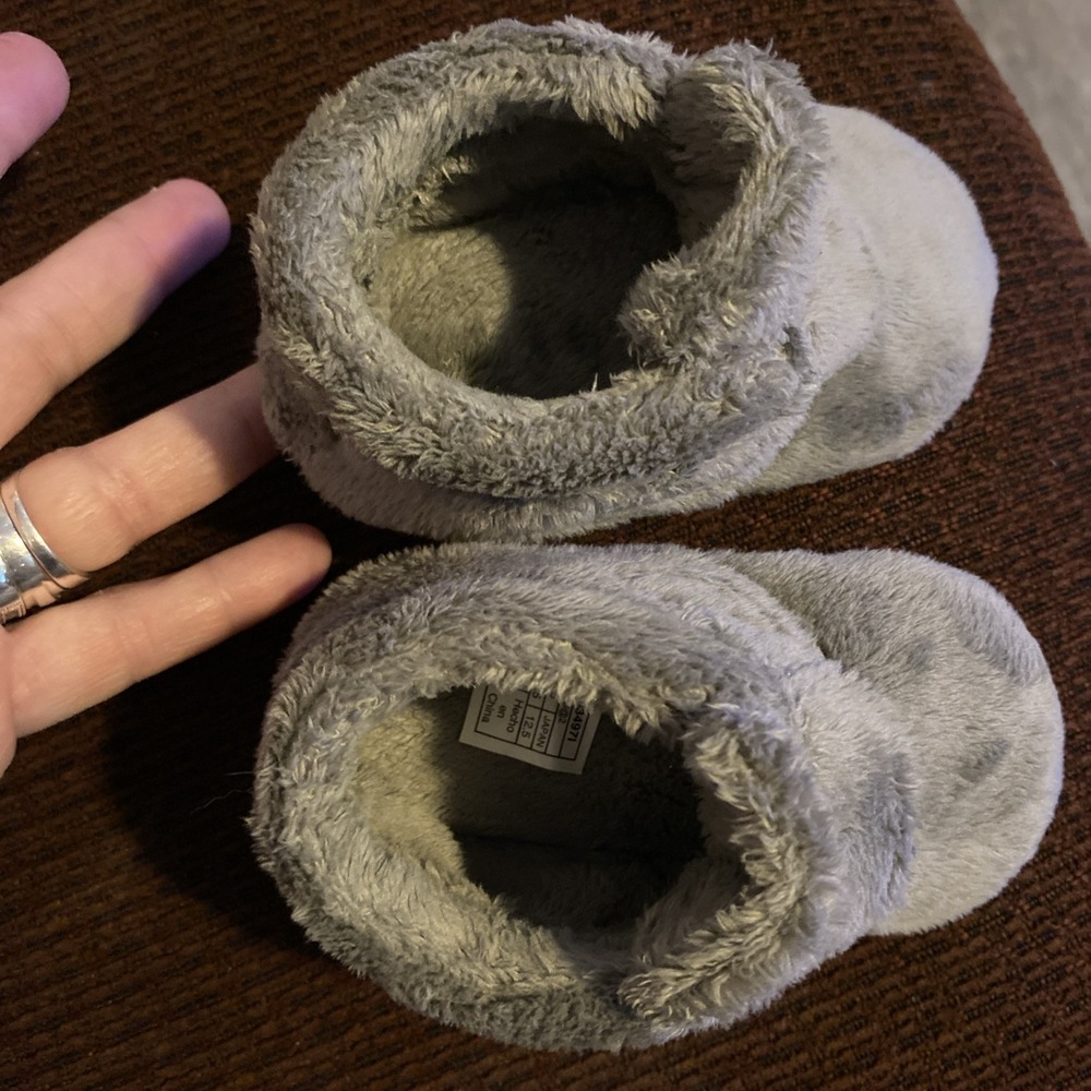 Uggs Infant Bixbee Booties Furry‎ Gray Boots Size 4/5 EUC - Picture 6 of 16